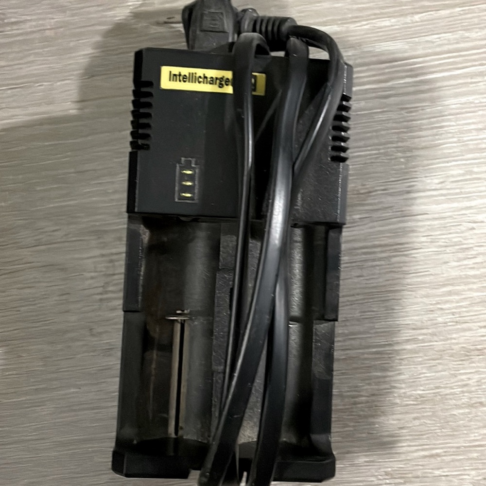 Universal Spring-loaded Battery Charger